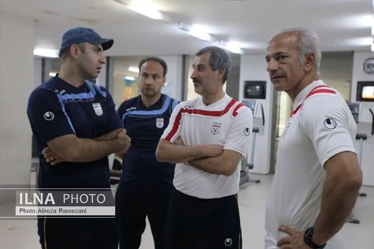 خاکپور از سرمربیگری تیم فوتبال امید کناره گیری کرد/واکنش تند کاشانی