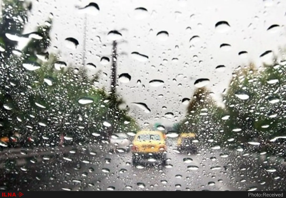 مه گرفتگی و بارش باران در محورهای 9 استان/ ترافیک سنگین در آزاد راه ساوه- تهران