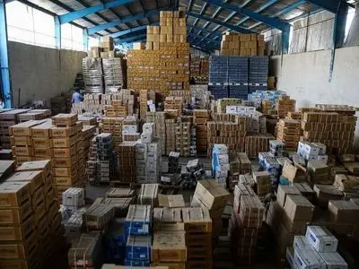 کشف انبار احتکار ۲۰ تن کالای اساسی در دلفان برخورد قاطع پلیس با مخلان اقتصادی