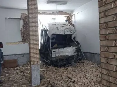 نقص فنی مینی‌بوس در چهارمحال و بختیاری حادثه‌ساز شد