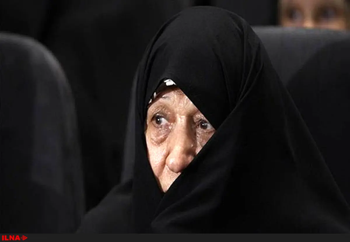 تجلیل از همسر مرحوم آیت‌الله هاشمی در مراسم گرامیداشت ۱۲ بهمن