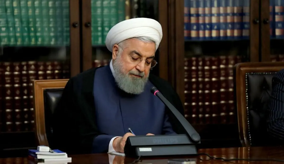 روحانی: الجیش هو شریان الحیاة فی الحرب والسلم