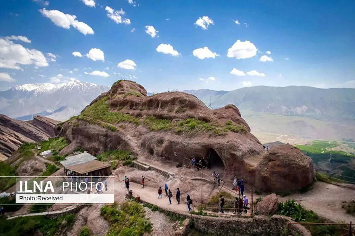 وزیر میراث فرهنگی از قلعه الموت دیدن کرد