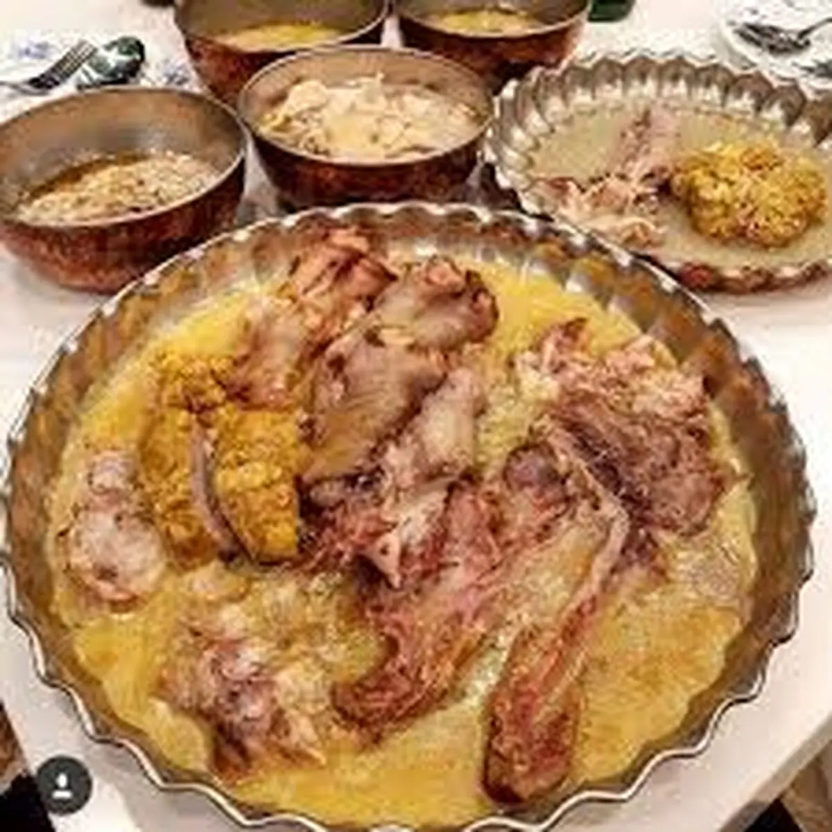 یک دست کله‌پاچه چند؟ 