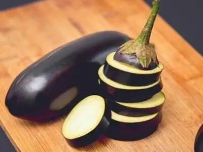 بهترین شیوه نگهداری بادمجان خام و پخته برای مدت طولانی