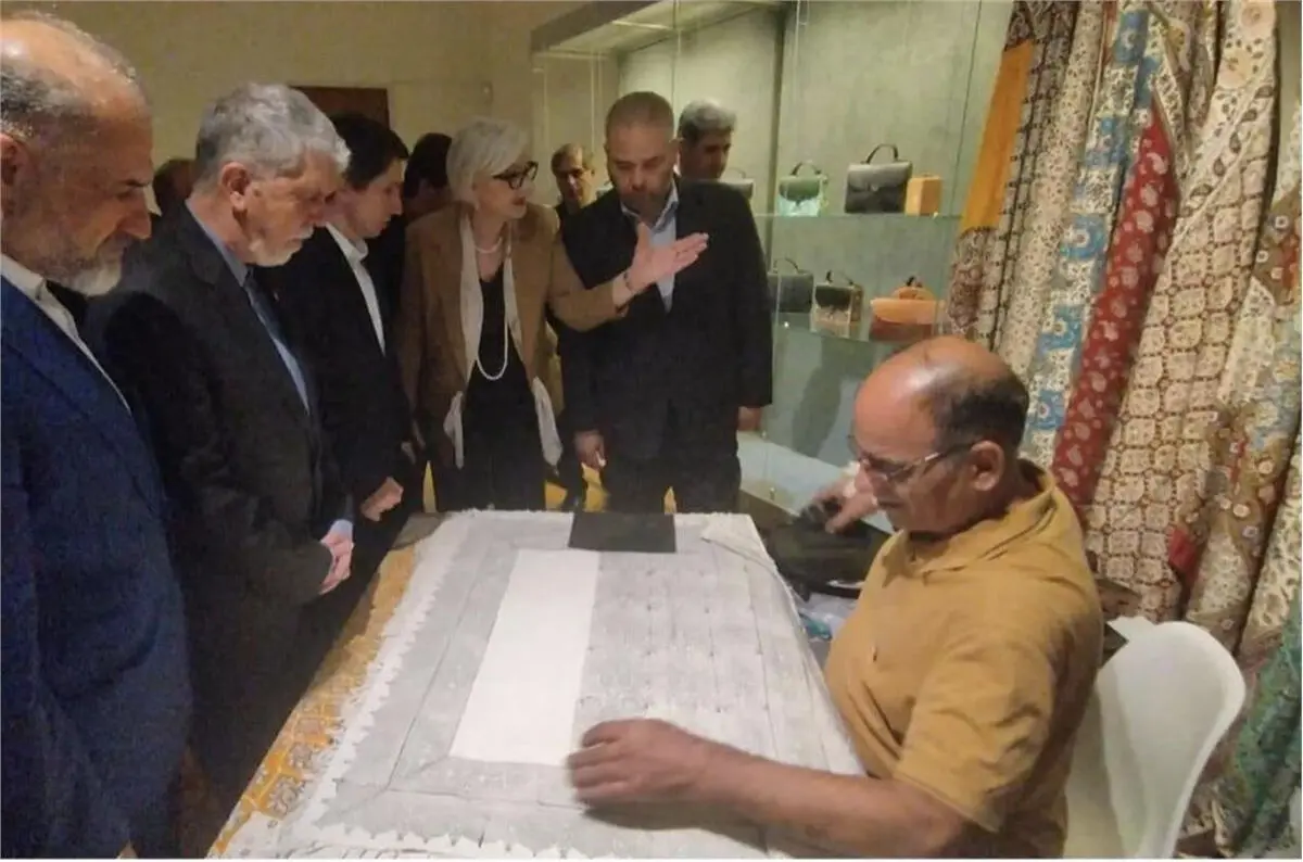 گشایش نمایشگاه هنر ایران در مسکو؛‌ تأکید وزیر ارشاد بر ضرورت چندجانبه‌گرایی فرهنگی