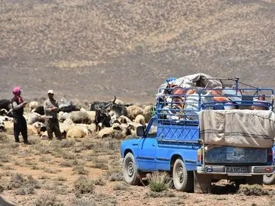 مسدود شدن ۸۰ درصد محورهای عشایری گچساران با شروع بارندگی ها/ عشایر نیازمند تانکر آبرسانی 