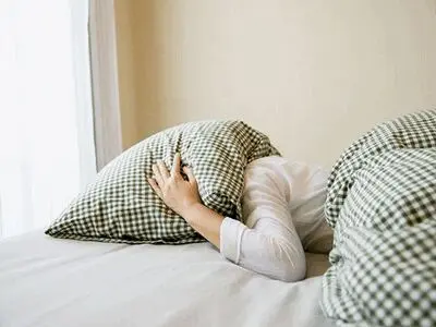 ۹ علت بی‌خوابی و چند راهکار ساده برای درمان آن