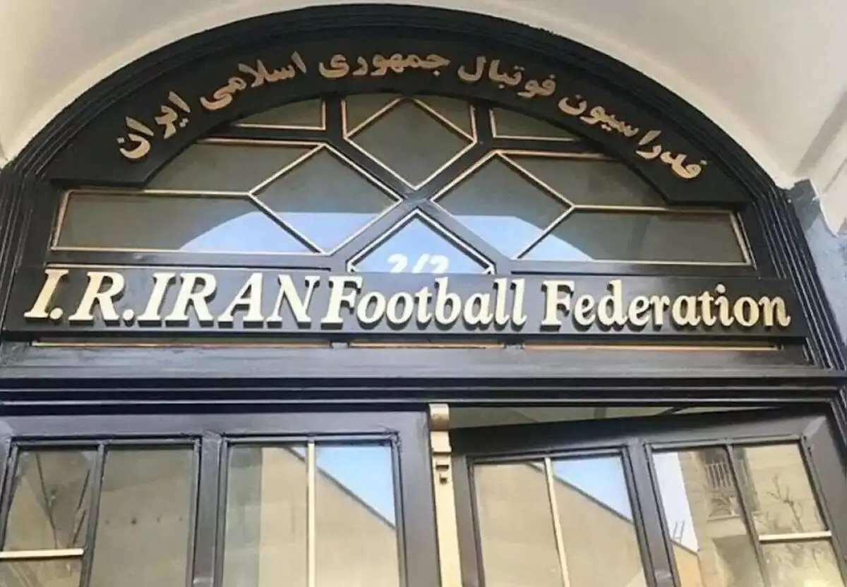 بازار داغ میکروفن‌های اجاره‌ای به سود یک نامزد انتخاباتی
