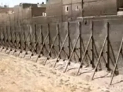 زنگ خطر گود «باغ ناصر بخت» در حصارک زده شد/  72 واحد مسکونی با بیش از 300 نفر جمعیت در معرض آسیب ریزش