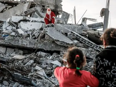 بابا نوئل در میان خرابه‌های غزه + فیلم