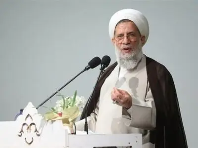 مهمترین رسالت معلم ساخت انسان و جامعه الهی است / معلم فرمانده جنگ با جهل است