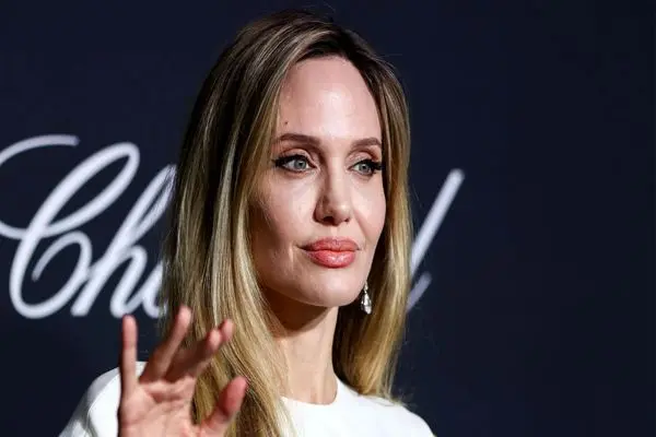 ادای احترام آنجلینا جولی به فاطمه حسونا در جشنواره کن 2025/فیلم
