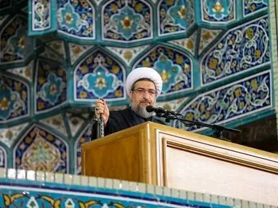 اصناف و بازاریان در تعامل با مردم انصاف را سرلوحه کار خود قرار دهند