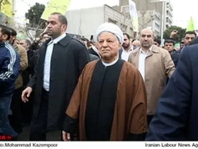 آیت الله هاشمی ﺑﻪ جمع راﻫﭙﯿﻤﺎﯾﺎن ۲۲ ﺑﻬﻤﻦ ﭘﯿﻮﺳﺖ
