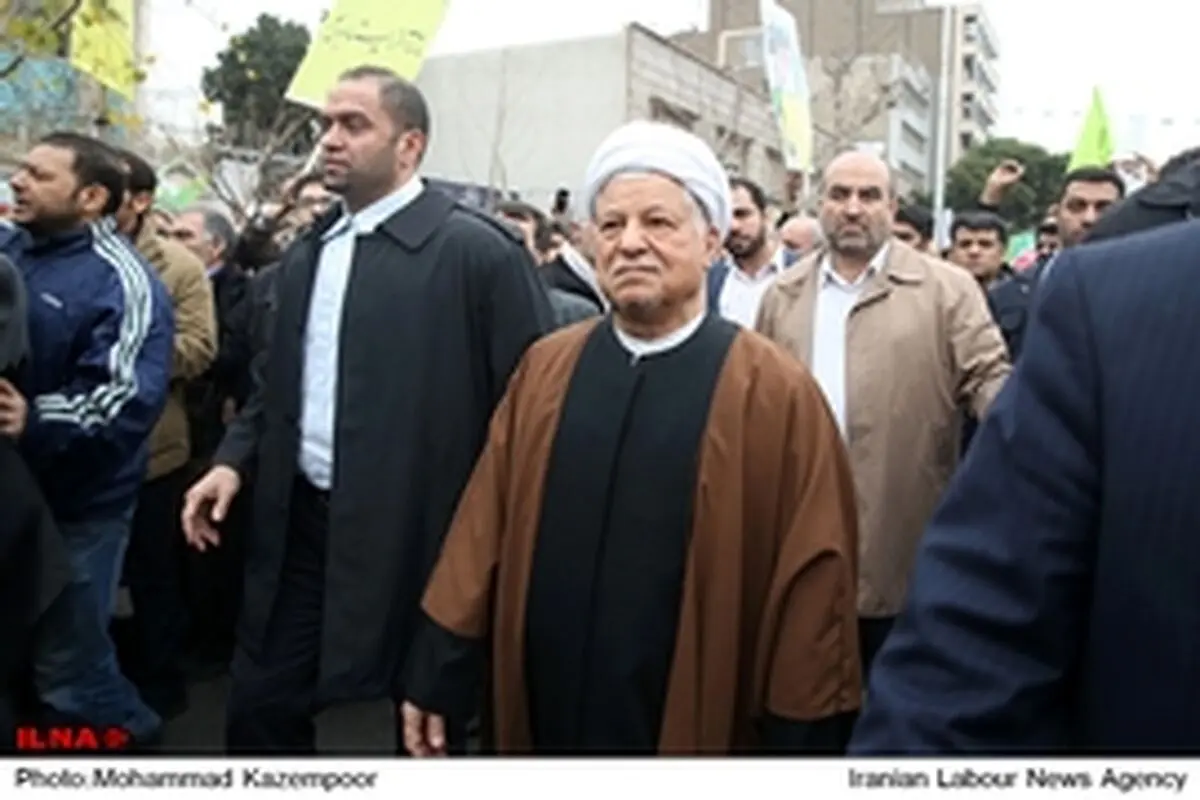 آیت الله هاشمی ﺑﻪ جمع راﻫﭙﯿﻤﺎﯾﺎن ۲۲ ﺑﻬﻤﻦ ﭘﯿﻮﺳﺖ
