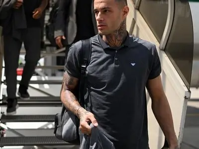 اسکاماکا در حال انجام تست‌های پزشکی وستهام