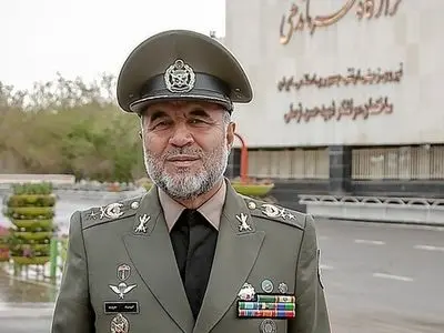 إیران تعزز قبضتها العسکریة.. أسلحة ذکیة وصواریخ بعیدة المدى تنضم للقوات البریة