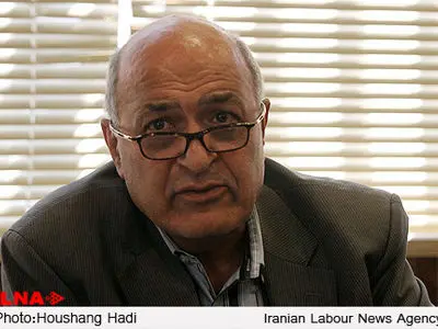 راهکارهای ارشاد و ناشران برای برخورد با قاچاقچیان کتاب؛ تعیین تکلیف کافه کتاب‌ها و محدودیت فضا در نمایشگاه کتاب تهران