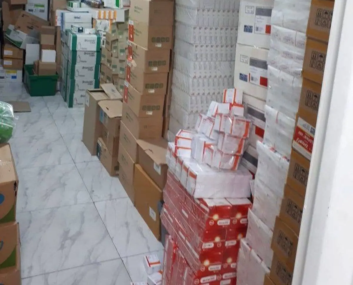 کشف یکی از بزرگترین انبار داروهای غیرمجاز کشور در تهران/ دستگیری ۴ نفر پشتیبان بازارهای سیاه مجازی دارو