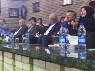 آغاز بازی نمادین بانوان بسکتبال/ وزیر به ورزشگاه نرسید