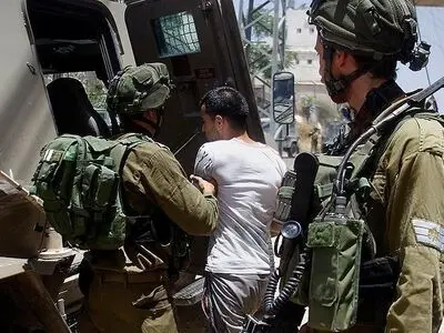 بازداشت ۲۲ فلسطینی در کرانه باختری توسط نظامیان اسرائیل  