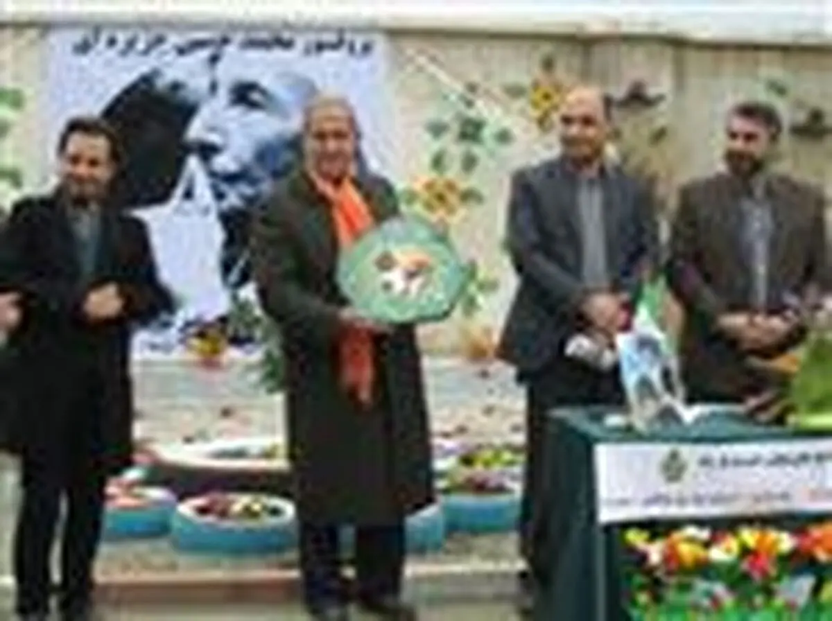 غرس 94 نهال نارنج در مدارس انزلی به مناسبت هفته منابع طبیعی 