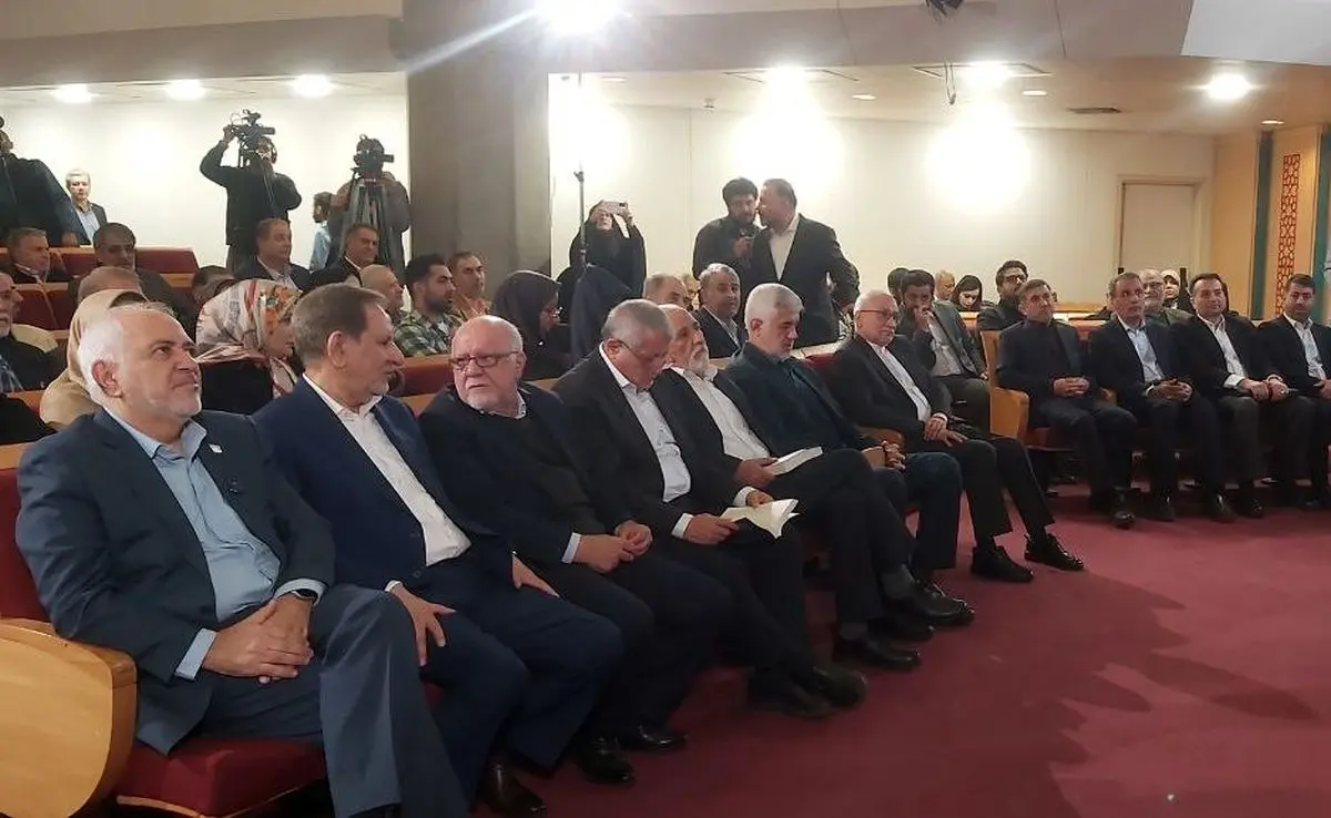 مراسم رونمایی از کتاب «در اندیشه ایران، روایت ۸ سال معاون اولی» نوشته اسحاق جهانگیری 