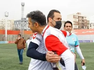 عادل فردوسی‌پور: به راحتی میزبانی‌ها را از دست دادیم/ تیم ما یک سطح از تیم‌ های ملی فوتبال عراق و بحرین جلوتر است
