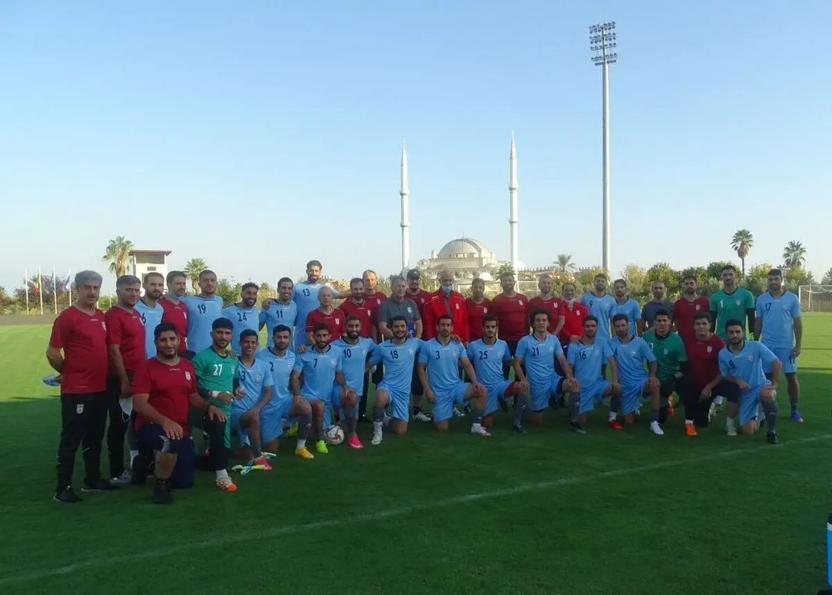 المنتخب الایرانی لکرة القدم یرتقی مرکزا واحدا