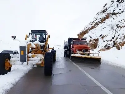 تمامی محورهای مواصلاتی آذربایجان غربی باز است/تردد در برخی محورها فقط با زنجیر چرخ ممکن است