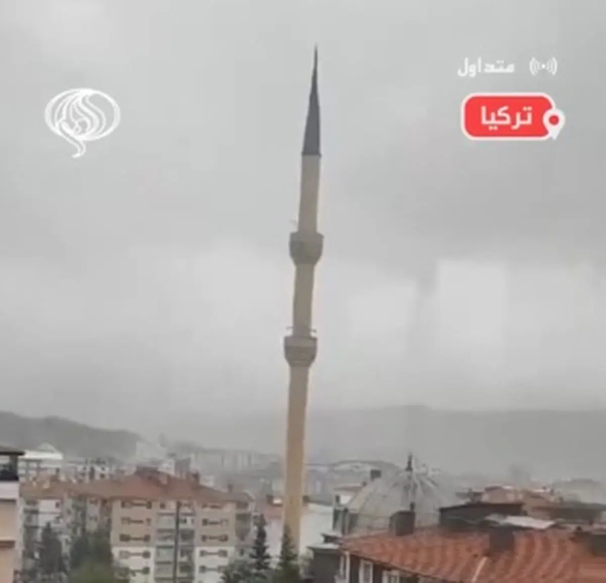 طوفان شدید در ترکیه مناره یک مسجد را واژگون کرد + فیلم