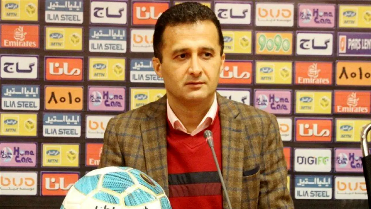  محمودزاده: همه باشگاه‌ها برای ثبت بازیکن جدید باید مجوز بگیرند/نساجی در مهلت مقرر از استقلال شکایت نکرد 