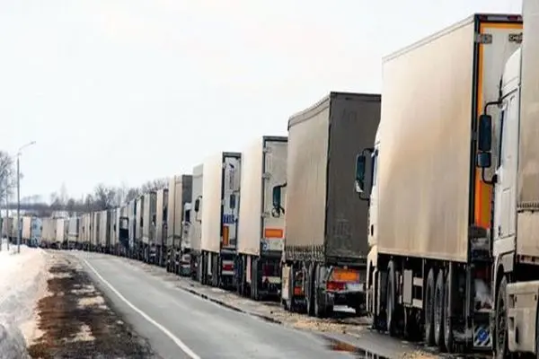 تعداد کامیون‌های خروجی از مرز بازرگان افزایش می‌یابد