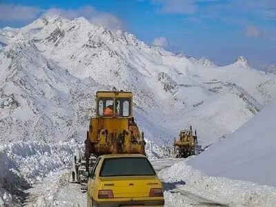 جاده ۲۰ روستا در بخش چاروسا قطع است /قطع مکرر برق باعث نارضایتی مردم شده است