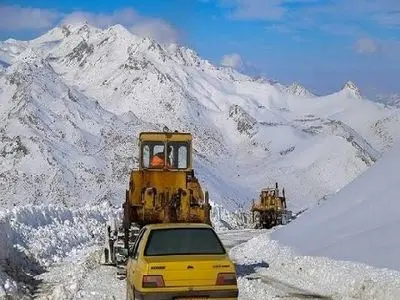جاده ۲۰ روستا در بخش چاروسا قطع است /قطع مکرر برق باعث نارضایتی مردم شده است