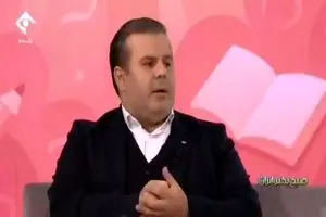 روانشناس بالینی: به کودکان زیر چهارده سال به هیچ وجه تلفن همراه ندهید! + فیلم