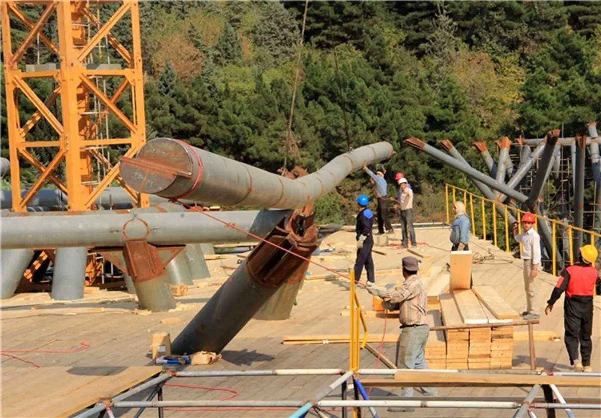 کارگران ایرانی «پل طبیعت» بیمه‌اند/ حقوق معوقه نداریم