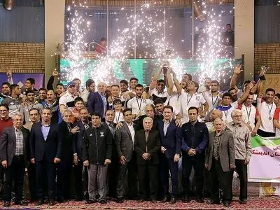 محرابی: لیگ کشتی باید آسیب شناسی شود/ در لیگ ایران رقابتی وجود ندارد