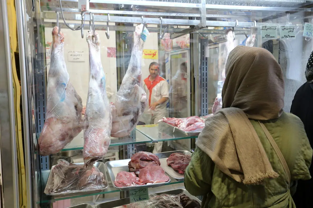 گوشت قرمز در بازار فراوان، اما در سفره مردم کم است