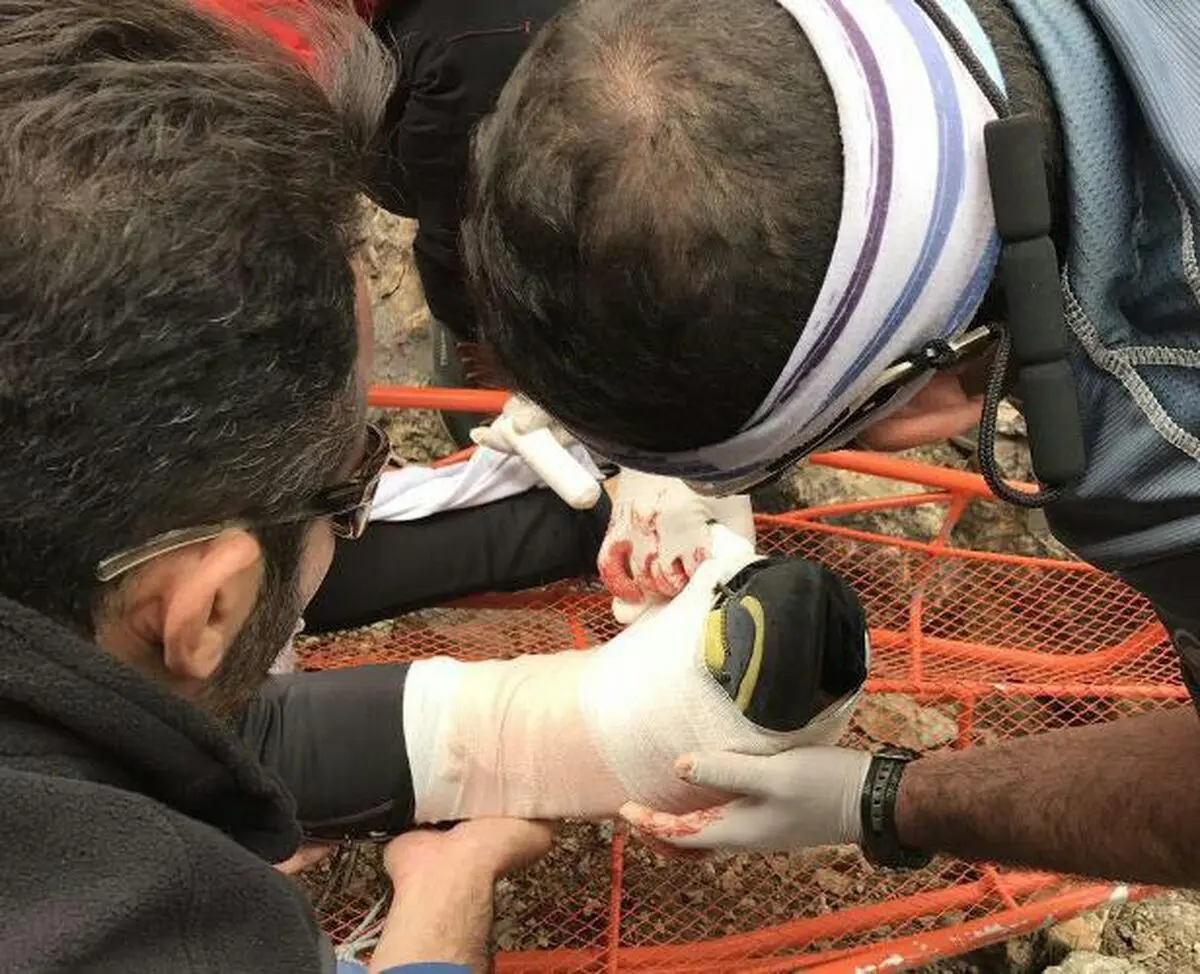 نجات کوهنورد 45 ساله در ارتفاعات تهران