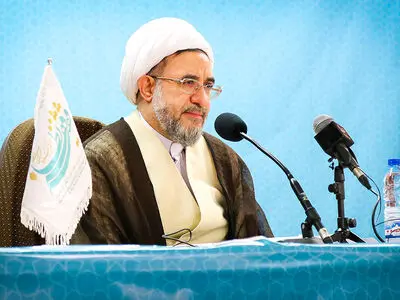 عقود نظام بانکی ما پراکنده است/ نظام بانکی سالم نیست