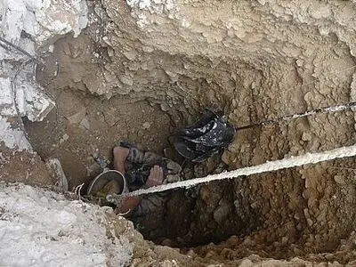 نجات جان مقنی محبوس شده از زیر آوار 