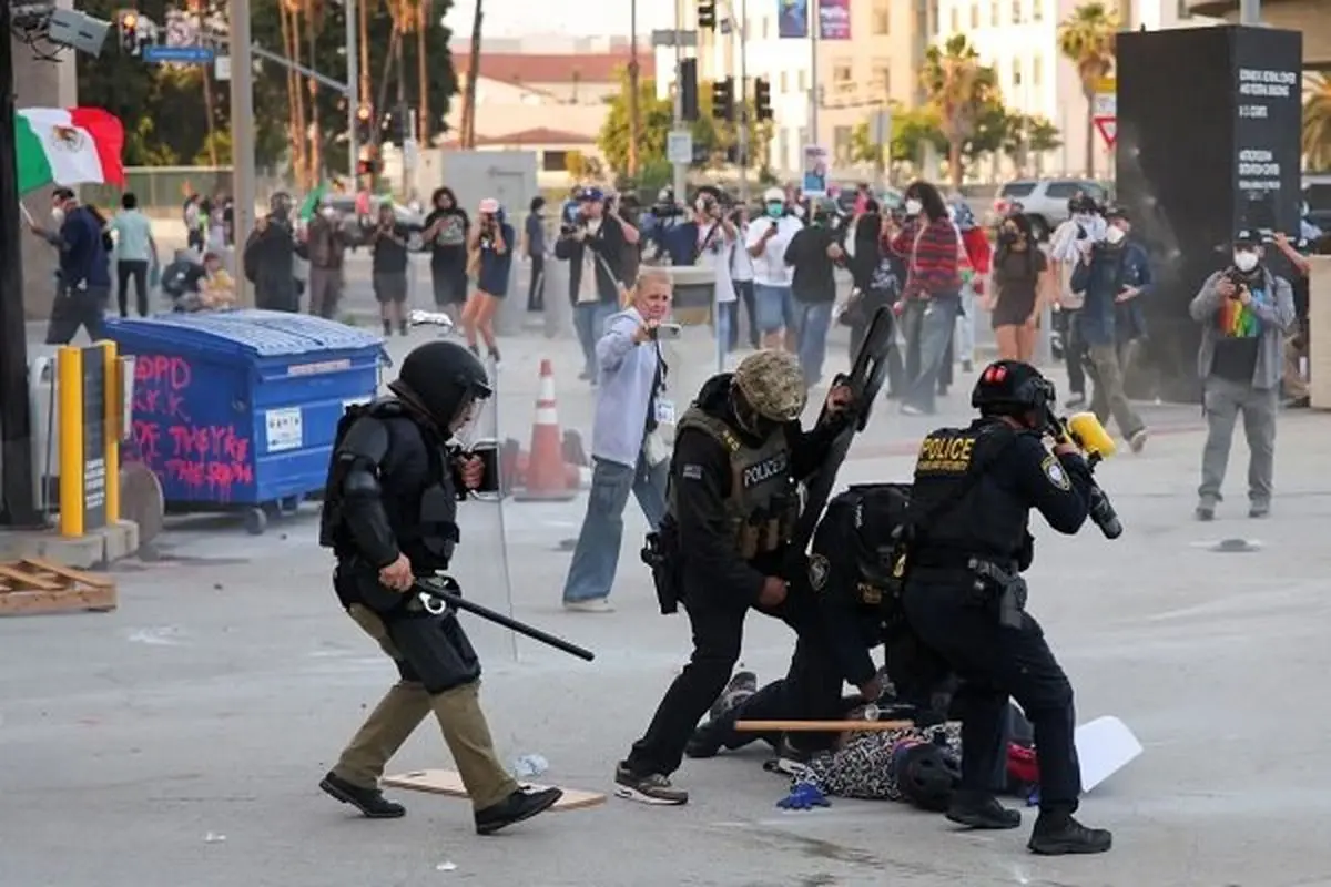Trump deploys National Guard to LA after immigration 'riots'