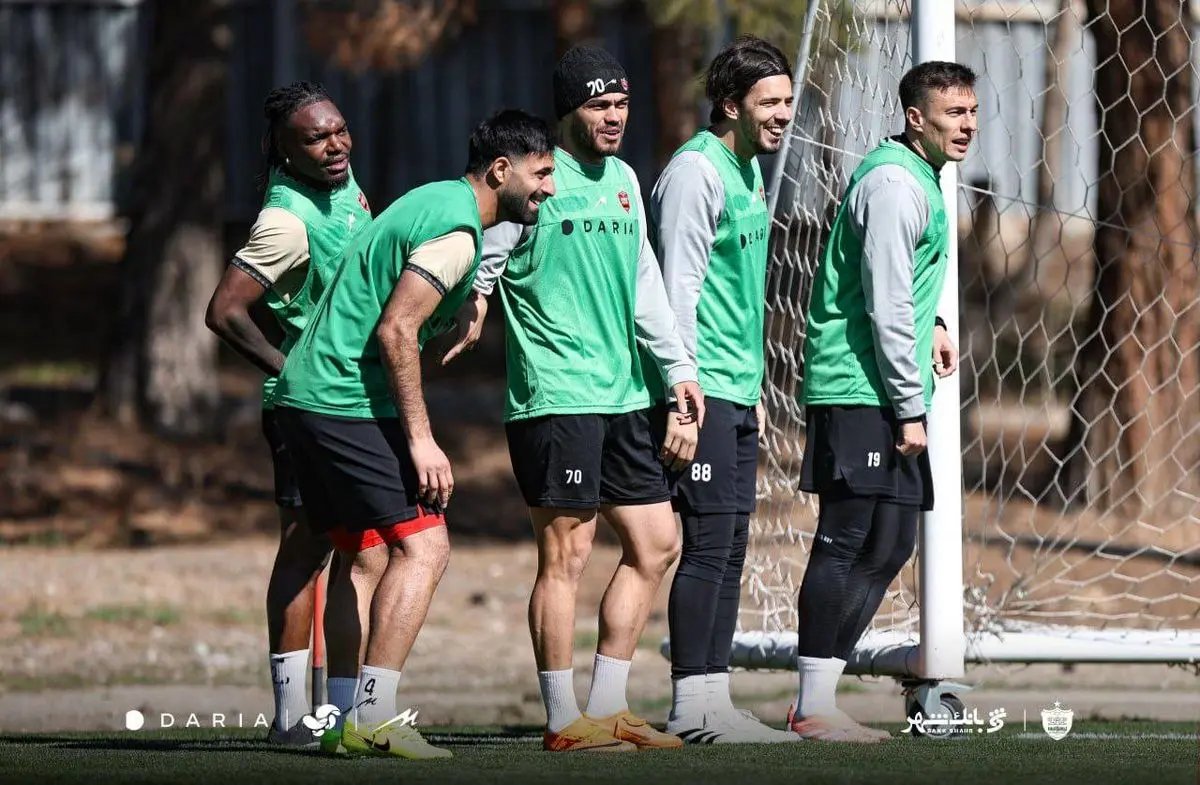 کاروان پرسپولیس از اصفهان به تهران بازگشت