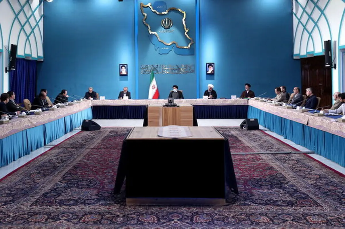 در کنار رسیدگی به تخلفات ازمدیران پرتلاش تقدیر و حمایت کنید