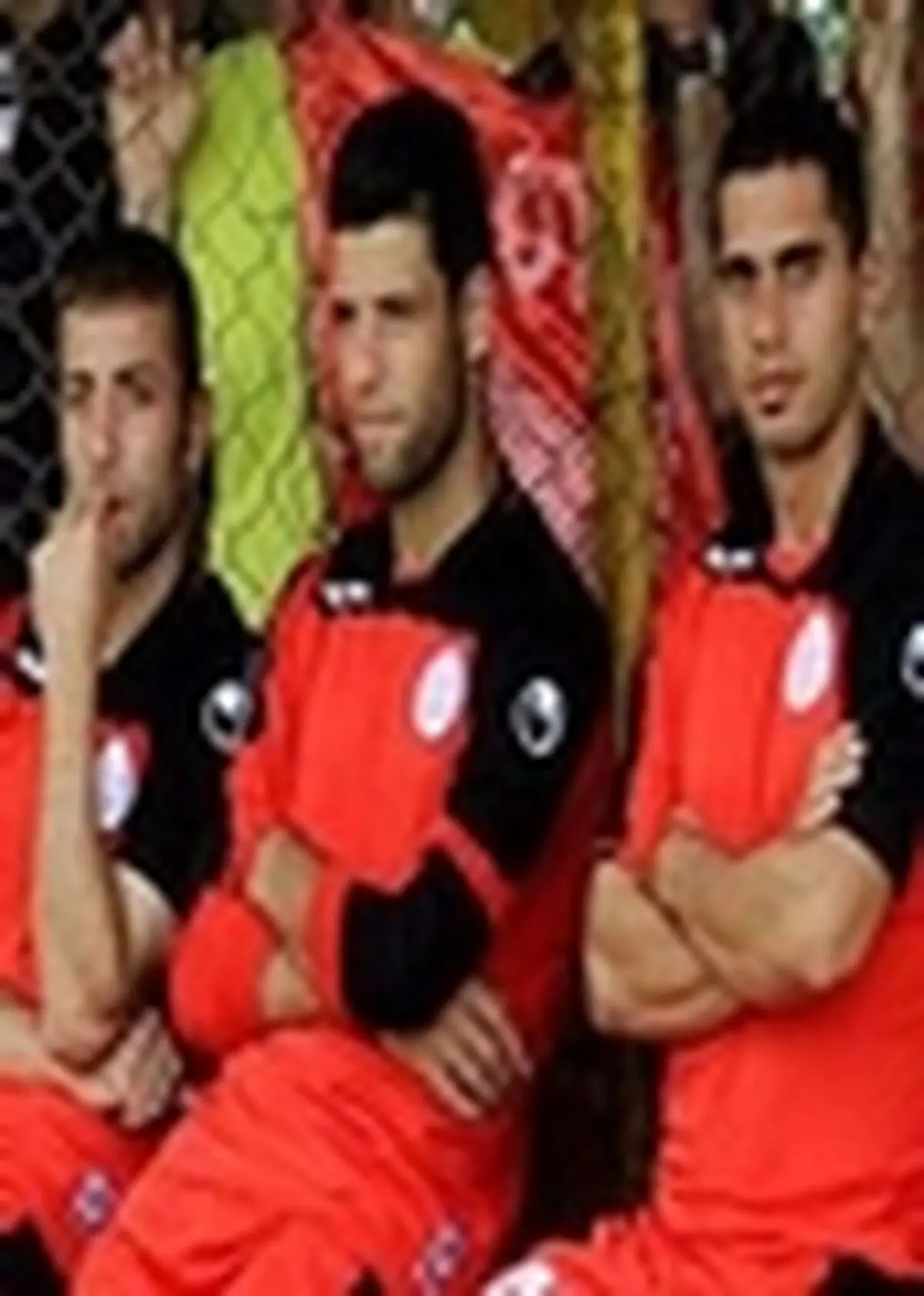 عباس زاده و پولادی زیر نظر کادر پزشکی / سه بخیه روی سر مهاجم پرسپولیس