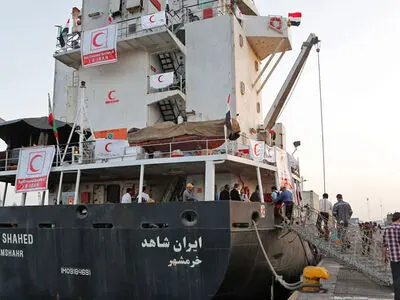 سفینة المساعدات الإیرانیة تدخل البحر الأحمر صباح الخمیس