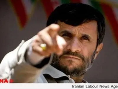 هواداران احمدی‌نژاد با پرچم «کارگری» بازگشتند