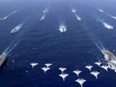 گشت هوایی و دریایی پکن در دریای چین جنوبی